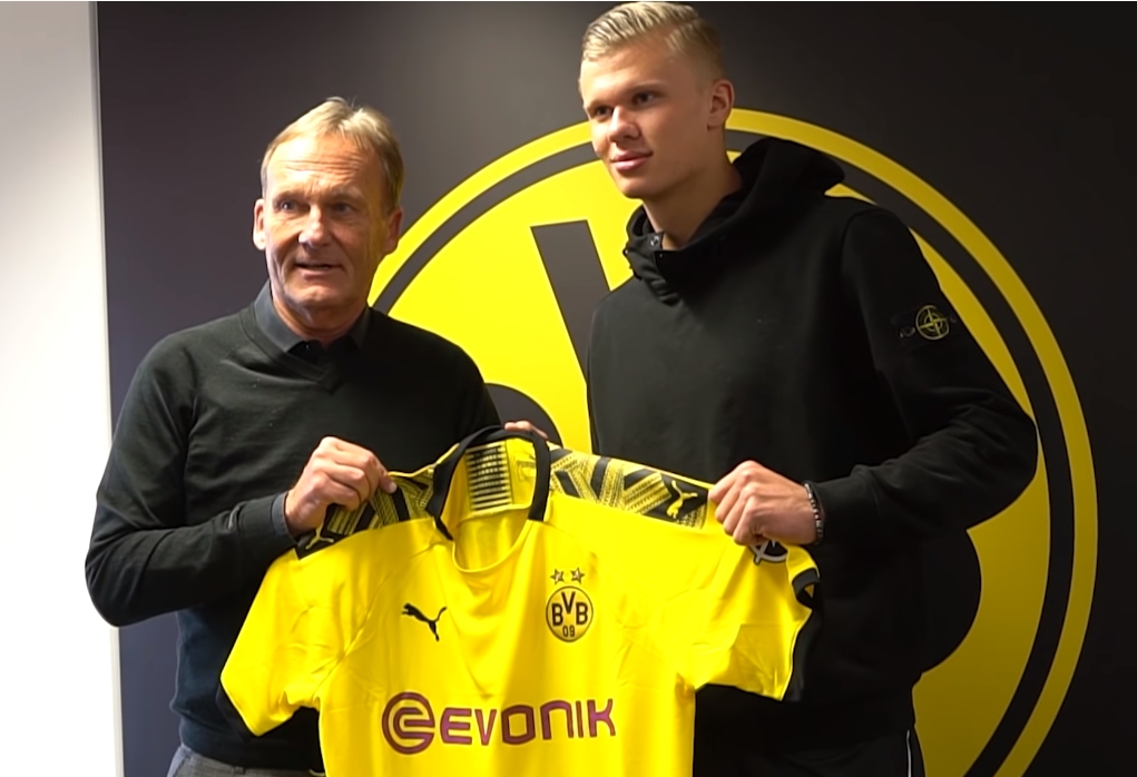 天皇杯战报：佐佐木大树争议点射，神户胜利船2-0广岛三箭（天皇杯焦点战：佐佐木大树争议点球破门，神户胜利船2-0力克广岛三箭）