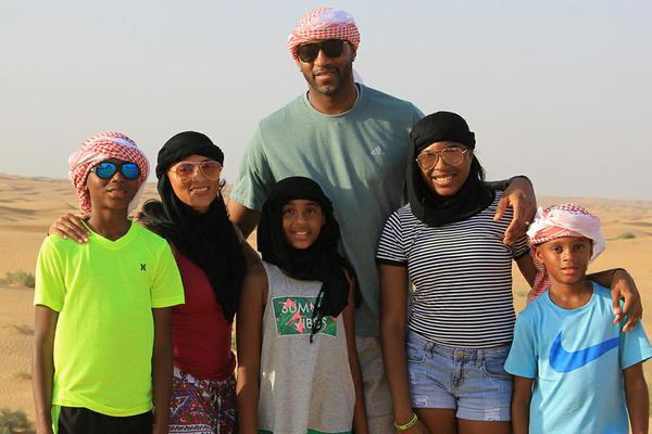 FM26逆天Bug，外场球员“闪现”至门前挡出对方主罚的点球