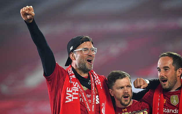 五大联赛各一队跻身欧冠积分榜前五（欧冠积分榜前五席位由五大联赛球队各占一席）