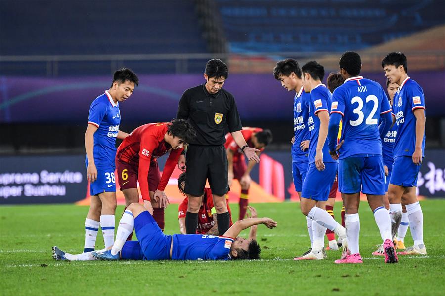 头槌助帕尔马连追两球逼平米兰，德尔普拉托当选全场最佳球员