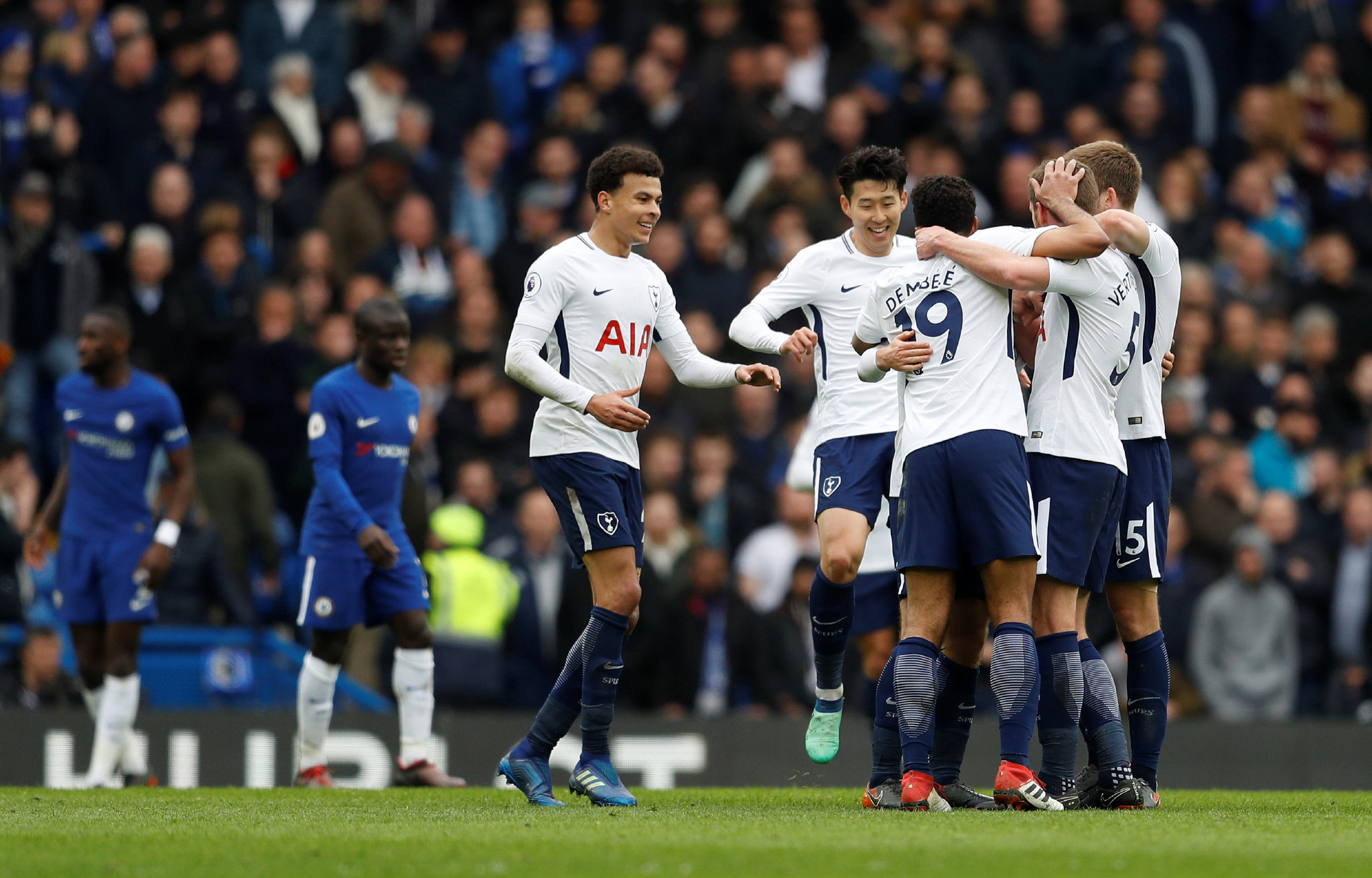 中超降级队换帅风波：洋帅黯然离场，菜鸟能否逆袭？