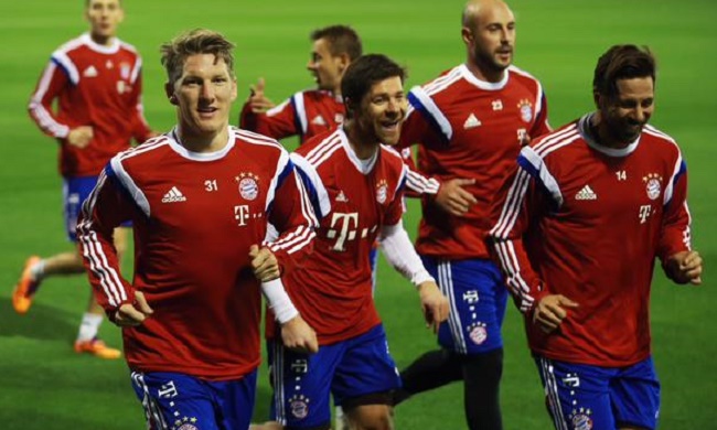 意甲半场：穆哈雷莫维奇传射，萨索洛暂2-1佛罗伦萨（半场战报：穆哈雷莫维奇一传一射，萨索洛2-1领先佛罗伦萨）