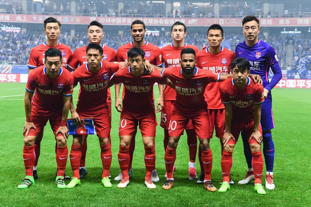 赫内斯：孔帕尼有两三个优点，他只谈论足球不给记者提供素材（赫内斯：孔帕尼有几项长处，只谈足球不给媒体谈资）