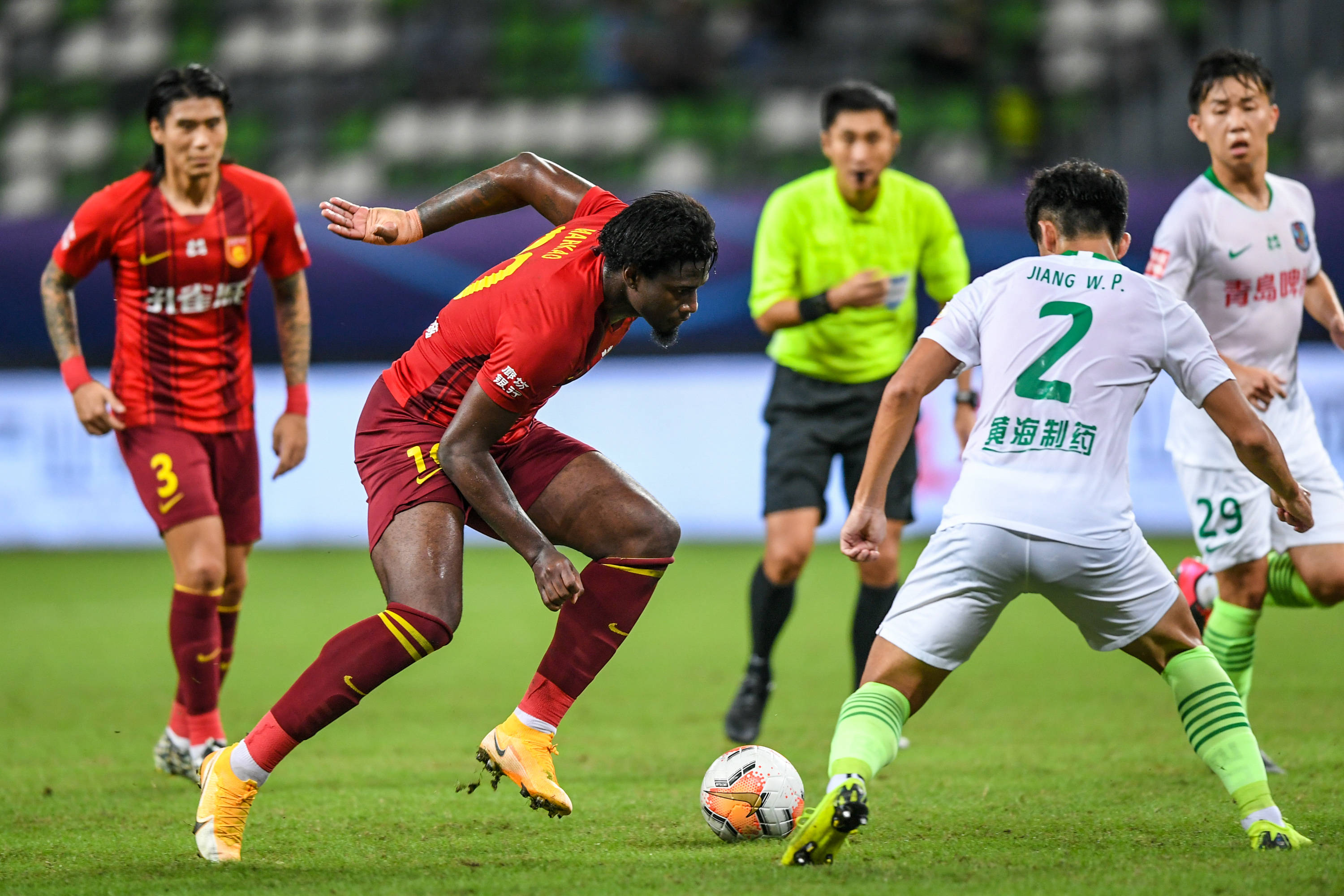 解说国安这场亚冠，真能给你气出好歹！（看国安这场亚冠的解说，保准让你气不打一处来！）