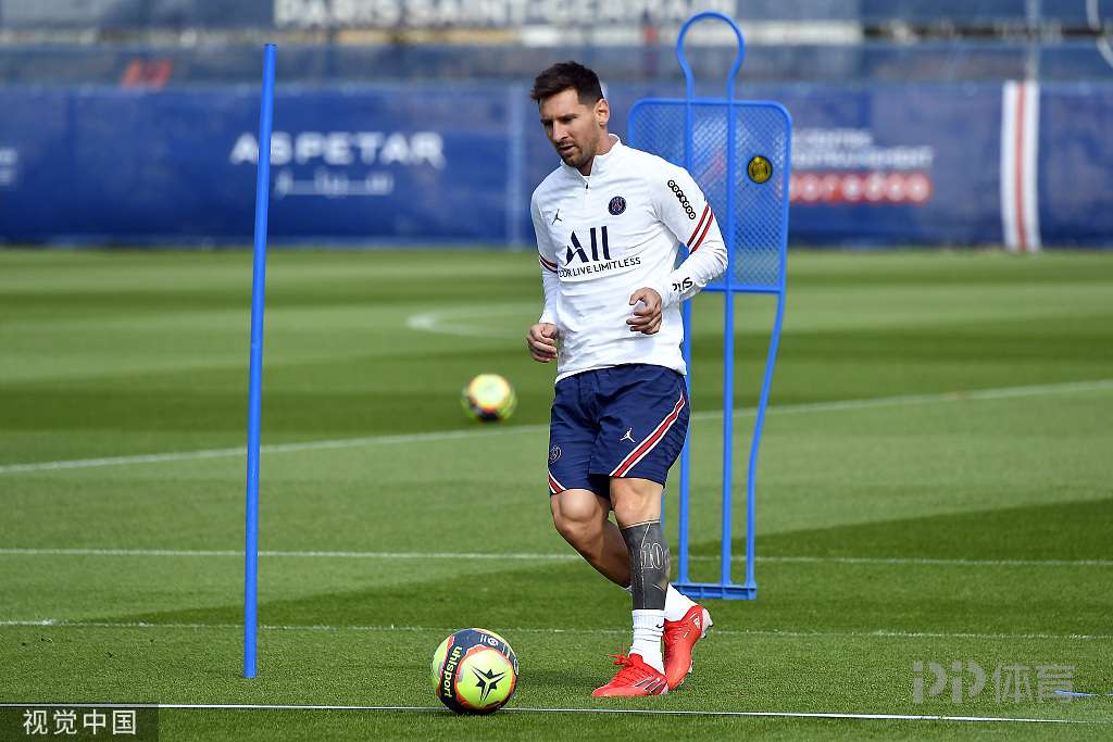 记者：阿隆索未进更衣室，卡瓦哈尔批裁判反被回呛是荒谬借口