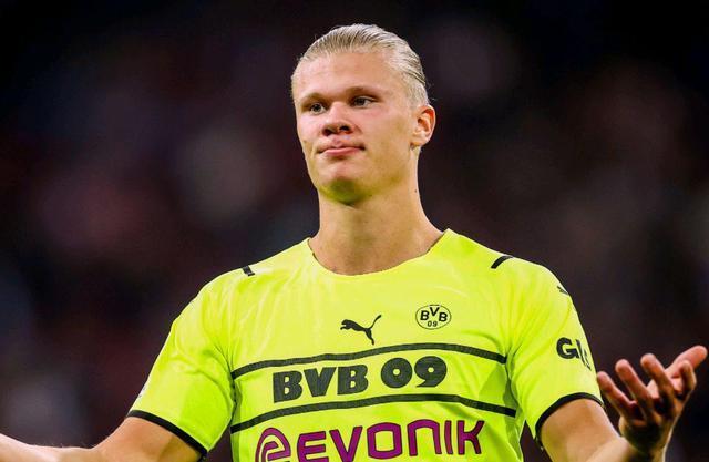 前锋突破造点，射门造成点球机会